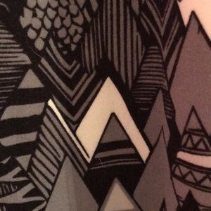 LuLaRoe Pants - Tall & Curvy Black / Gray print LulaRoe leggings LuLaRoe Pants - Tall & Curvy Black / Gray print LulaRoe leggings